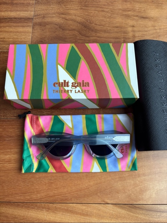 NEW Cult Gaia sunglasses main image 4
